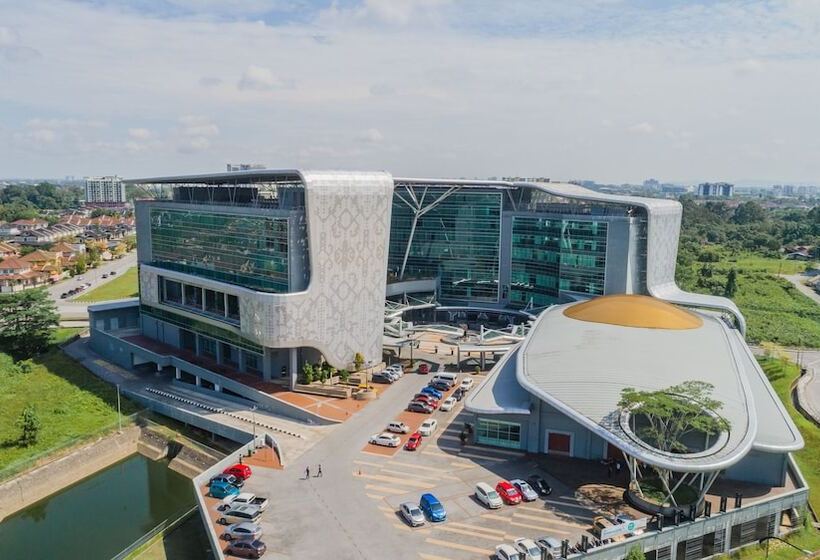 Raia Hotel & Convention Centre Kuching