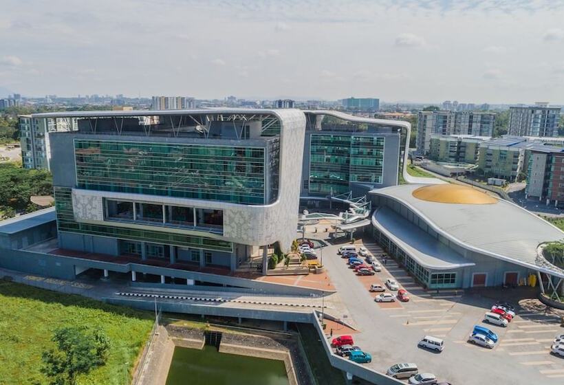 Raia Hotel & Convention Centre Kuching