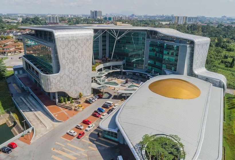 Raia Hotel & Convention Centre Kuching
