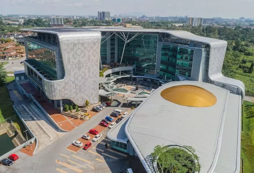 Raia Hotel & Convention Centre Kuching