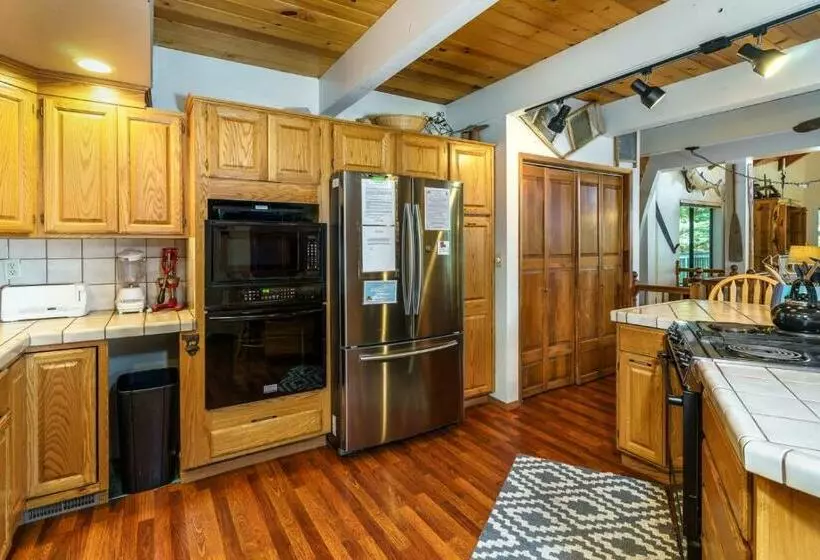 Pet Friendly Hart Lake House Cabin
