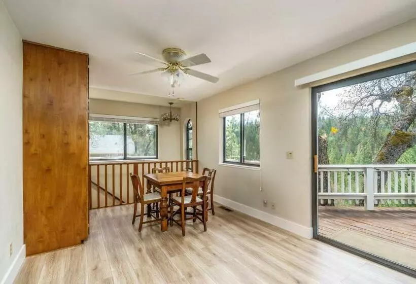 Three Wild Turkeys   Amazing Outdoor Spaces! 2 Decks!