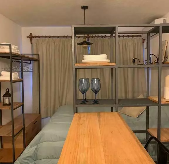 Comodo Monoambiente Bien Ubicado En Cordon