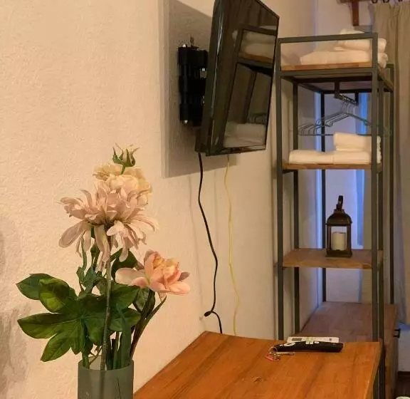 Comodo Monoambiente Bien Ubicado En Cordon