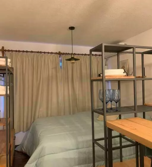 Comodo Monoambiente Bien Ubicado En Cordon