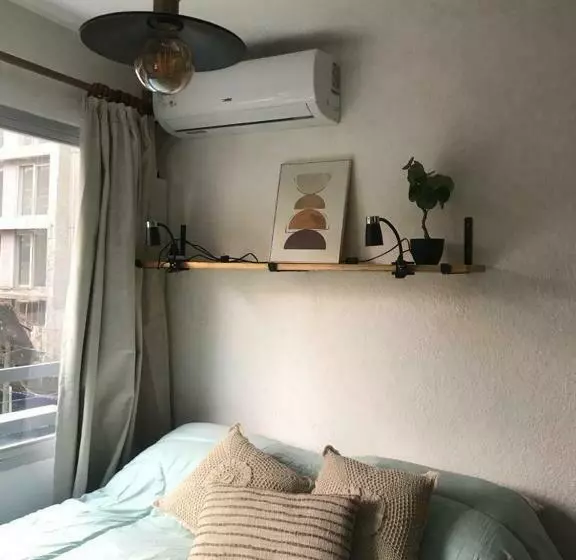 Comodo Monoambiente Bien Ubicado En Cordon