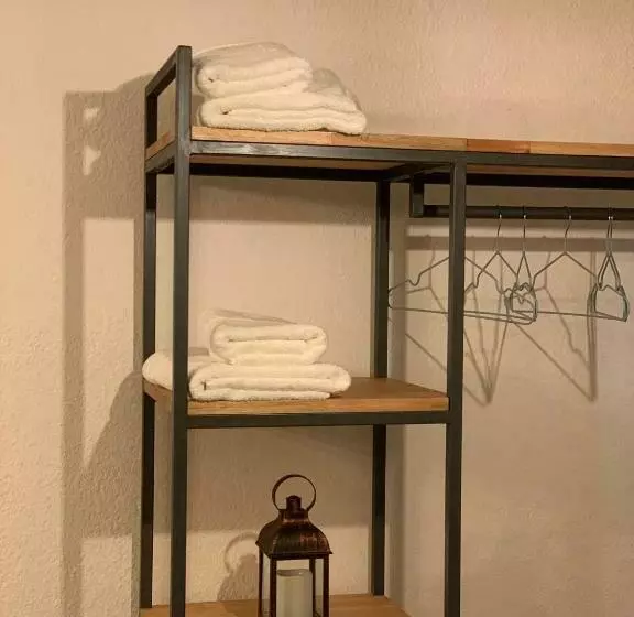 Comodo Monoambiente Bien Ubicado En Cordon