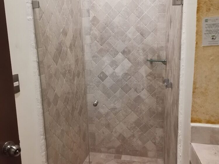 هتل Mesón Santa Clara