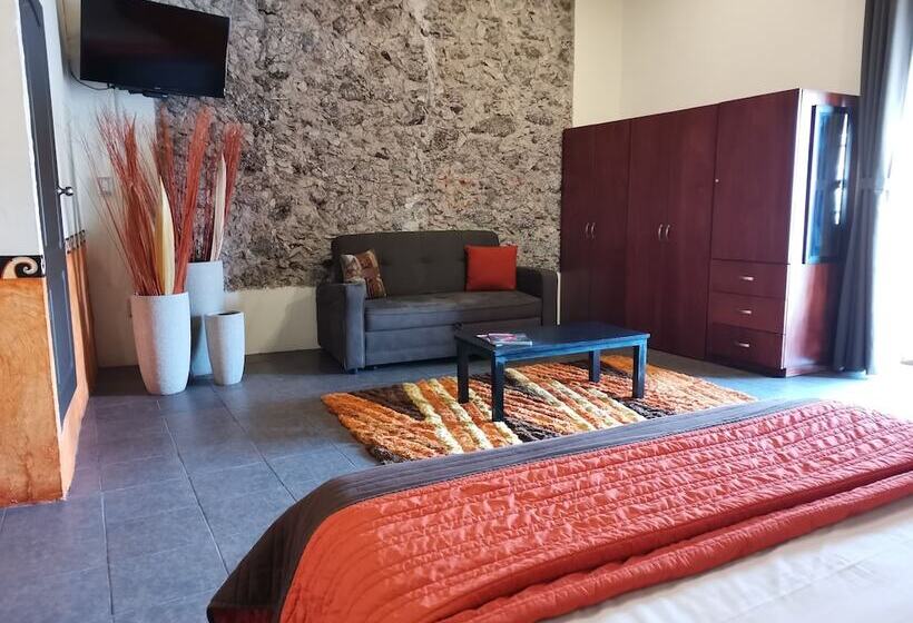 هتل Mesón Santa Clara