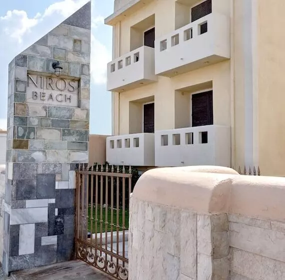 Hotelli Niros Beachfront Apart