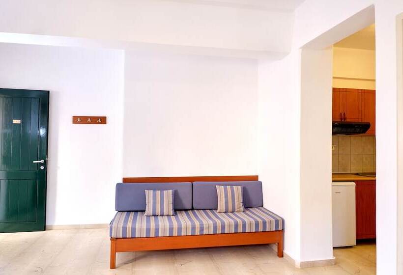 בית מלון כפרי Niros Beachfront Apart