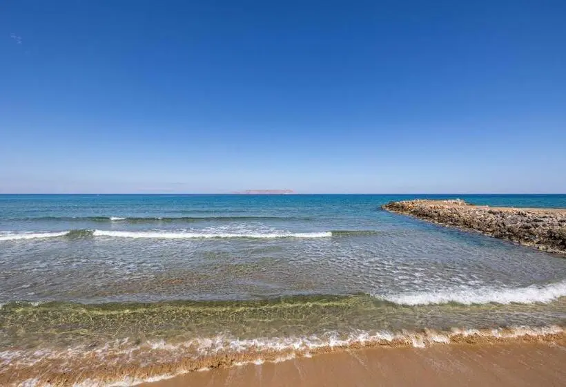 Hotelli Niros Beachfront Apart
