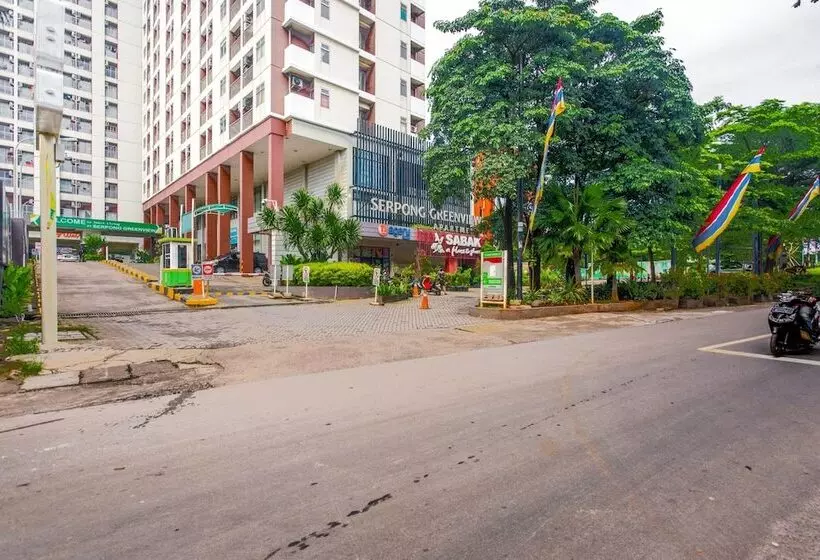 Hotelli Oyo 2582 Apartemen Serpong Green View