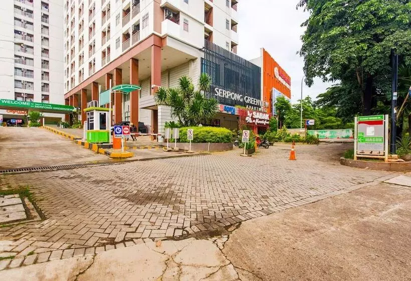 Hotelli Oyo 2582 Apartemen Serpong Green View