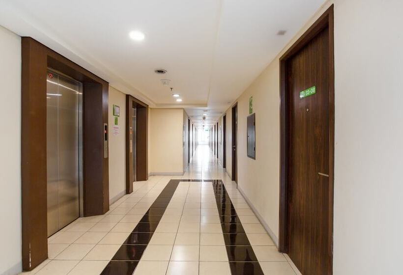 בית מלון כפרי Oyo 2582 Apartemen Serpong Green View