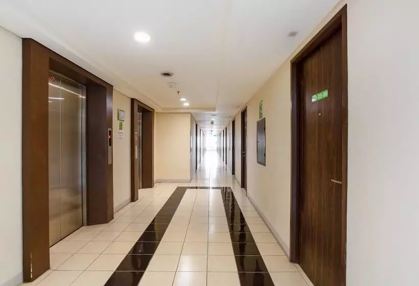 Hotelli Oyo 2582 Apartemen Serpong Green View