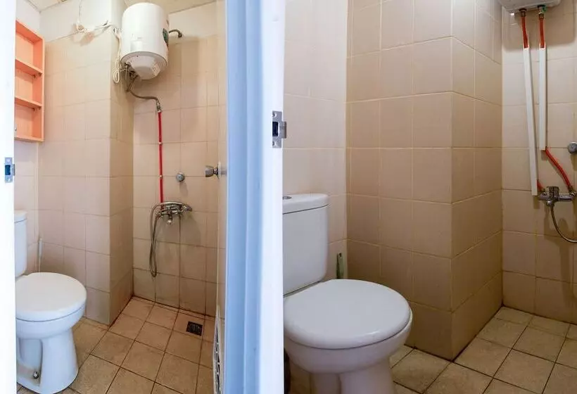 Hotelli Oyo 2582 Apartemen Serpong Green View