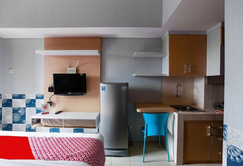 בית מלון כפרי Oyo 2582 Apartemen Serpong Green View