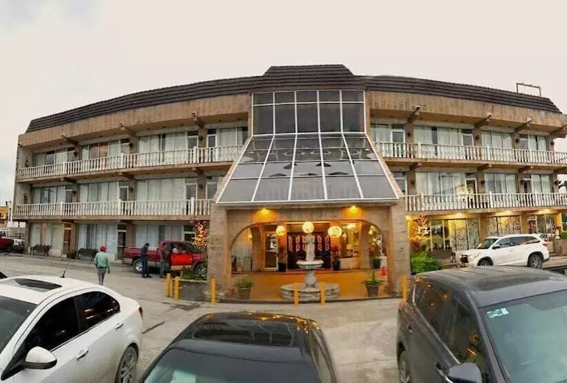 Hotelli Plaza Riviera