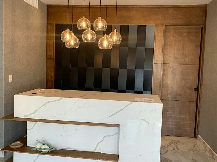 هتل Plaza Riviera