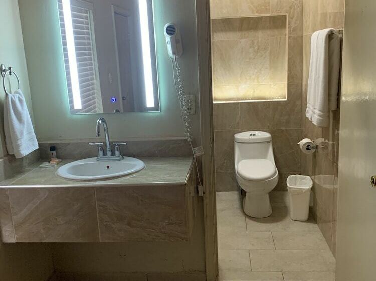 هتل Plaza Riviera