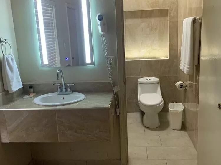 Hotelli Plaza Riviera