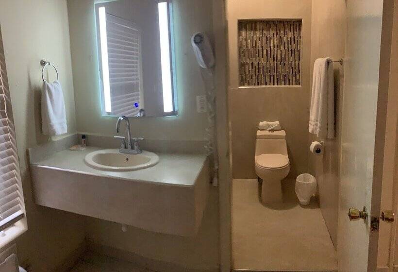 هتل Plaza Riviera