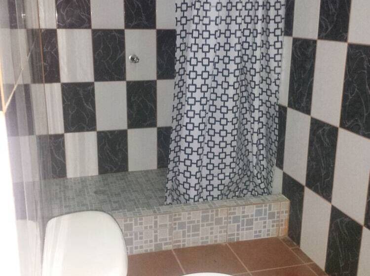 هتل The Sleeping Dog Hostel