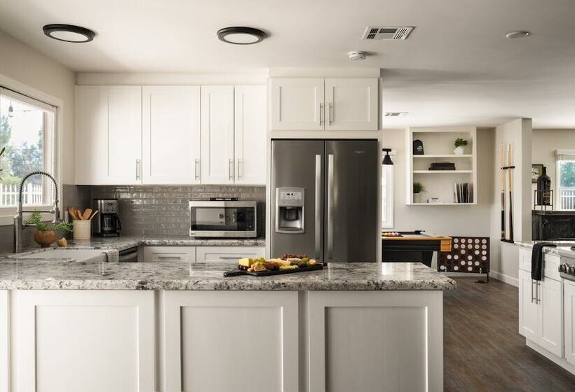 Merlot By Avantstay Exquisite Home W Pool And Stunning Patio