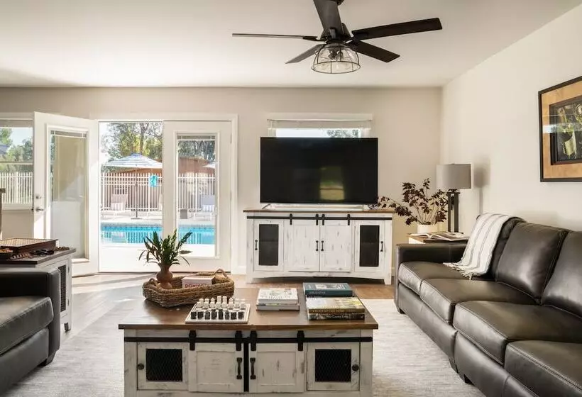 Merlot By Avantstay Exquisite Home W Pool And Stunning Patio