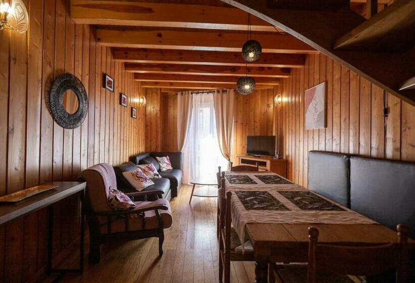 مبيت وإفطار La Cabane Du Petit Tour