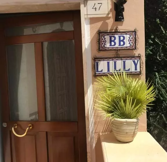 تختخواب و صبحانه Lilly