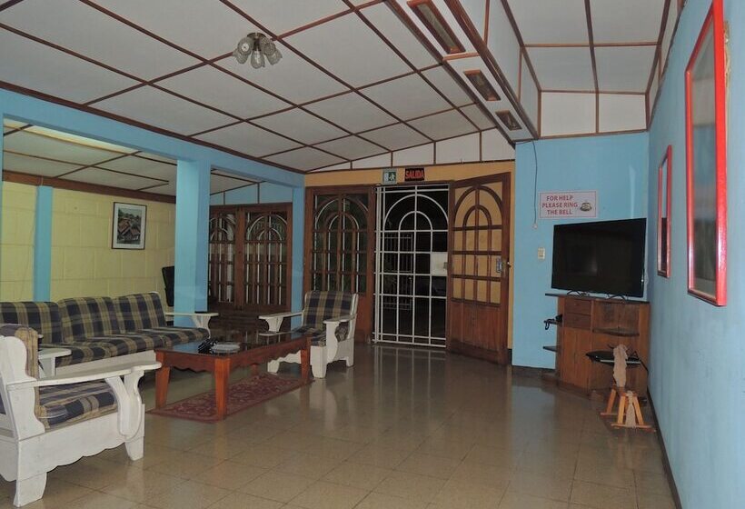 هتل Hostal Doña Ida Hostel