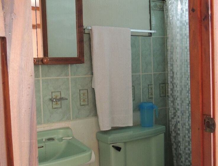 هتل Hostal Doña Ida Hostel