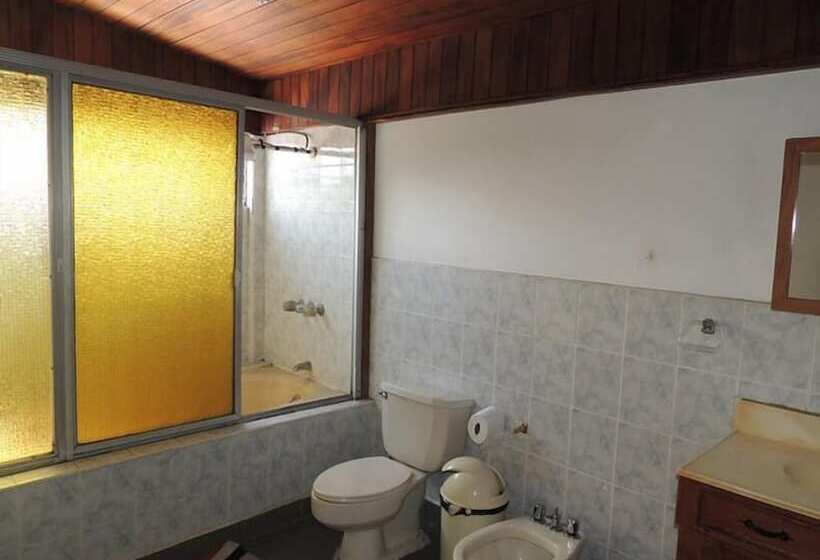 هتل Hostal Doña Ida Hostel