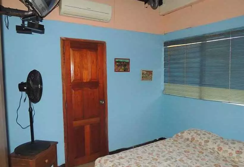 هتل Hostal Doña Ida   Hostel