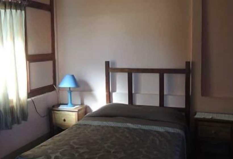 هتل Hostal Doña Ida Hostel