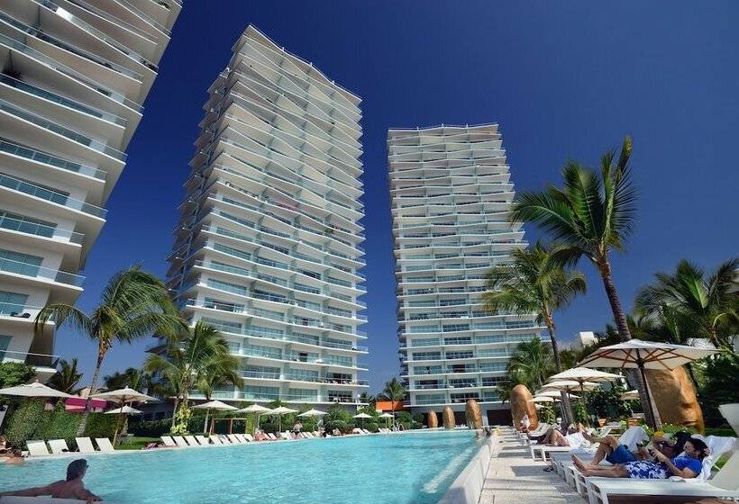 Hotel Oceanfront 19th  Icon Puerto Vallarta