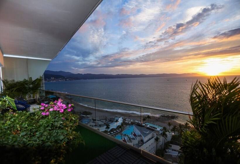 Hotel Oceanfront 19th  Icon Puerto Vallarta
