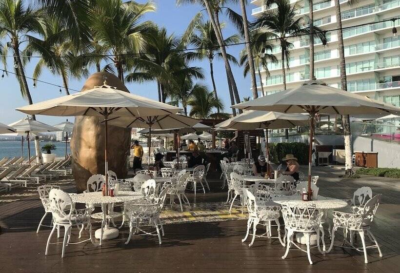 Hotel Oceanfront 19th  Icon Puerto Vallarta