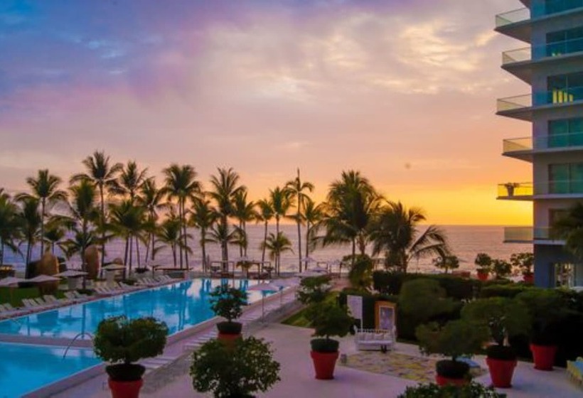 Hotel Oceanfront 19th  Icon Puerto Vallarta