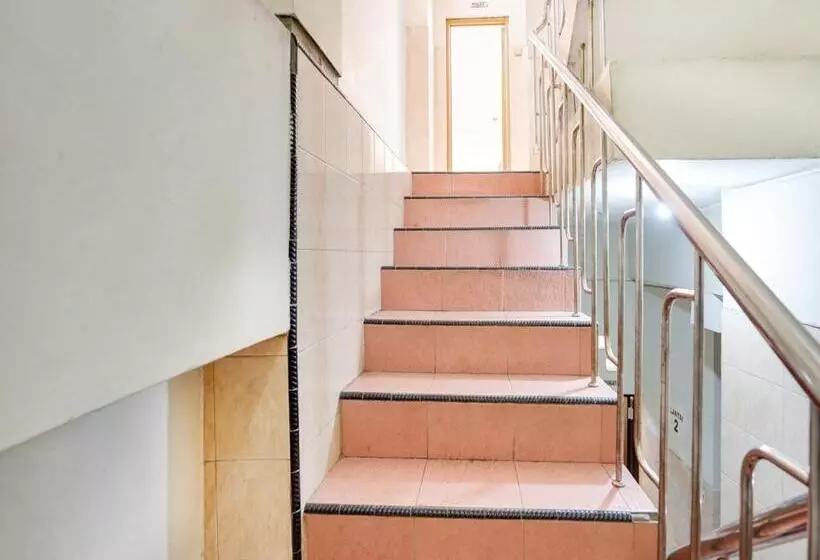 Hotelli Oyo 91511 Ampel Residence Syariah