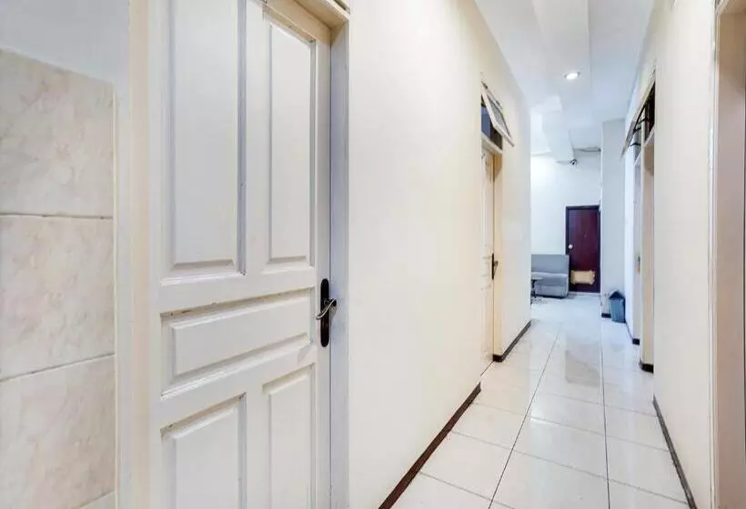Hotelli Oyo 91511 Ampel Residence Syariah