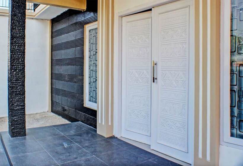 בית מלון כפרי Spot On 91504 De Vila Ungu Syariah