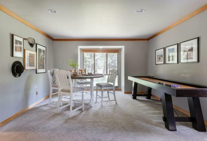 Skylight By Avantstay Elevated Mountain Home W Hot Tub, Billiards, Large Patio