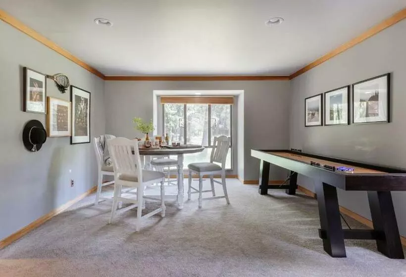 Skylight By Avantstay Elevated Mountain Home W Hot Tub, Billiards, Large Patio