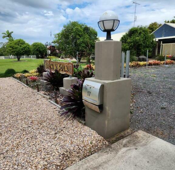 צימר Brom Cottage