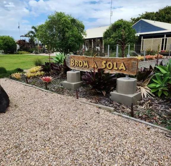 ベッドアンドブレックファースト Brom Cottage