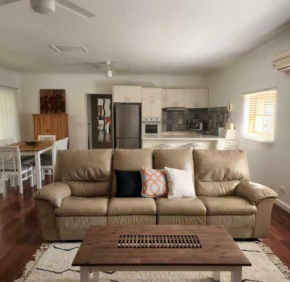 צימר Brom Cottage