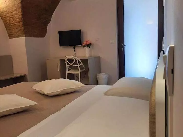 Hotelli Dimora Donna Dora   Albergo Diffuso